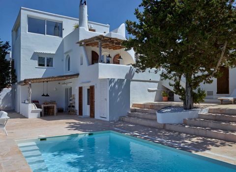 This charming property is located on the southwest coast of the island, within walking distance of Cala Vadella beach. This charming home is divided into two individual apartments, each with a private pool and separate entrance, plus a rooftop studio...