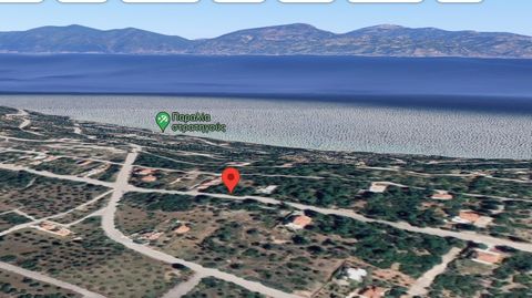 Terrain à bâtir à vendre à Malesina Fthiotida. Le terrain de 1 019 m², dans le plan, amphithéâtre, 2 côtés, constructible, aéré, zone résidentielle, vue imprenable sur la mer, dans la coopérative de construction militaire (OSMAES) dans la préfecture ...