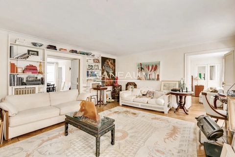 Ideally located on a quiet street near Place Vendôme, the Vaneau Group presents a charming apartment. It consists of an entrance hall, a living room with beautiful round windows, a dining room, a bedroom with a bathroom and toilet, and a large kitche...