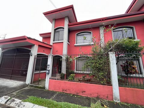 Blue Home Costa Rica Real Estate offers you this house located within a condominium in Heredia, San Pablo de Heredia, in a private residential. It is a large two-level house with several environments. It also has a back garden space, it also has a te...
