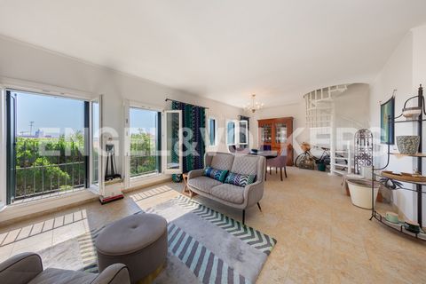 This elegant penthouse is located within a condominium with large common garden and concierge service, a few steps from the famous Giudecca Canal. The apartment has been recently restored keeping the original venetian style and it is located on the t...