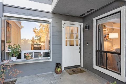 Welcome to your new home in the heart of Aliso Viejo! This turn-key, ground level, end unit in the highly sought-out community of Heather Ridge offers the perfect blend of comfort, style, and convenience. From the moment you step inside, you'll delig...