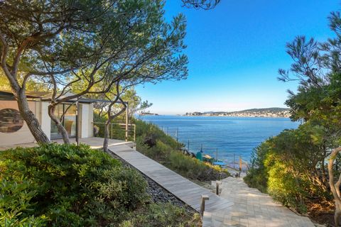 Located in the sought-after Beaucours district of Sanary sur Mer, this beautiful 300m2 waterfront property stands in approximately 25,833 square feet of land with direct, private access to the sea! This is an incredible home in a stunning location, i...