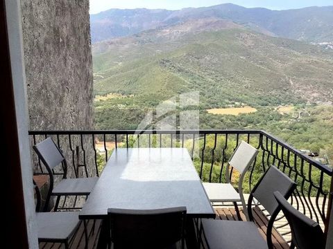 20 minutes from Bastia and 10 minutes from the sea, in the heart of Castagniccia in a traditional Corsican house, on the 1st and last floor, 65 m2 with terrace. Panoramic view of the Golo Valley. Possibility of 120 m2 of attic space. Ideal for nature...