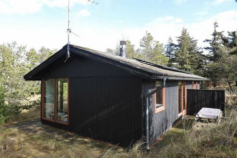 Holiday home located in a protected area in scenic surroundings in the popular Gl. Skagen. In this holiday home you get the completely genuine and relaxing holiday home atmosphere. The house is simply furnished with two bedrooms and an extra bed in t...