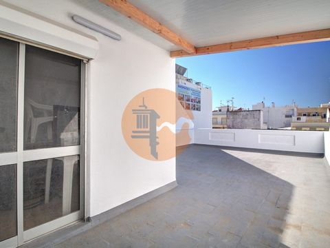 Discover the comfort and charm of this completely renovated apartment located in the center of Vila Real de Santo António, in the historic pedestrian zone. Located on the 1st floor, this exclusive two-bedroom property offers a unique living experienc...