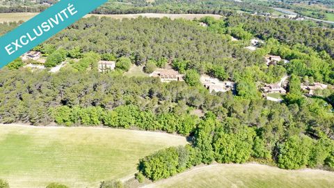 Located in the charming Provencal village of Puy-Sainte-Réparade, this property is located in the popular La Cride district, close to the vineyards of the famous Château La Coste. Benefiting from absolute tranquility, it offers an idyllic setting to ...