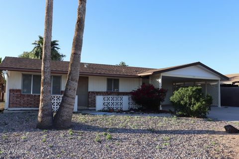 Location Location Location! Just north of 60 off Power Road. This 3 bedroom, 2 bath 1740 Sq Ft home on a large lot is located in the Apache country club estates in Golden Hills golf course community. North/South exposure, new A/C 2023, 2 car carport,...