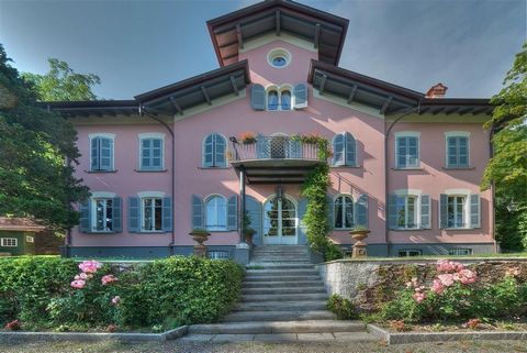Historic villa with adjacent guesthouse perfectly renovated in 2014, maintaining and recovering the noble parts of the villa. The entire property faces south, overlooking Lake Maggiore and the Borromeo Islands, just 50 meters from the lake. The const...