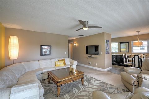 Welcome to your dream condo nestled in the heart of Vista Royale. This stunning 2-bed, 2-bath condo epitomizes luxury living with its meticulous attention to detail and prime location. Offered fully furnished with tasteful modern decor. Enjoy time on...