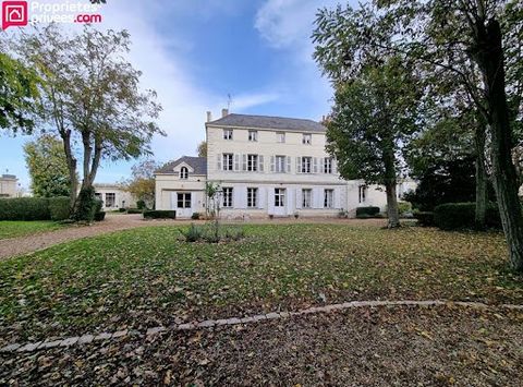 Early nineteenth century favourite property of more than 700 m2 in total, including a main house of 420 m2, two gîtes in an outbuilding of 127 m2 and annex buildings of more than 150 m² all in the middle of a wooded park of 6500 m². The high ceilings...