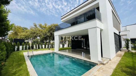 Detached Villa with 3 Bedrooms in Prime Location in Kemer Antalya Kemer is one of the most popular holiday destinations in Antalya. Kemer stands out with its natural beauty, sea clarity, and pine trees on the coastline. The detached ... is 200 m from...