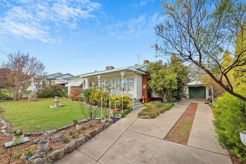 Phone enquiries - please quote property ID 33655. Welcome to 44 Queen Street, where spaciousness meets tranquility in a typical country town setting. This charming house boasts a unique appeal, perfect for families or couples seeking comfort and conv...