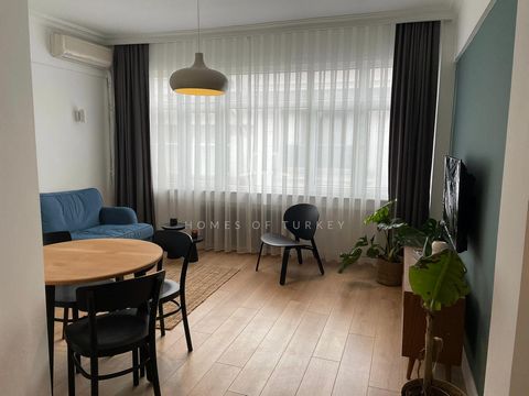 2+1 RUIM APPARTEMENT TE KOOP IN SISLI CENTRUM HET WERD VOLLEDIG GERENOVEERD EN SPECIAAL ONTWORPEN DOOR ARCHITECTEN. Het appartement ligt in het centrum van de wijk Şişli, het hart van Istanbul, op 5 minuten lopen van het metrostation Osmanbey. Bankst...