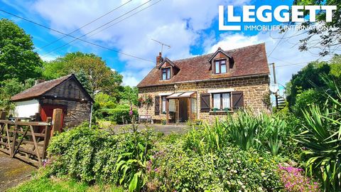 A29485AFE61 - Deze charmante woning ligt in een rustig gehucht op het pittoreske platteland van Normandië. Het hoofdhuis beschikt over een ruime begane grond met een goed uitgeruste keuken/eetkamer met houtkachel en een gezellige woonkamer. Boven zor...