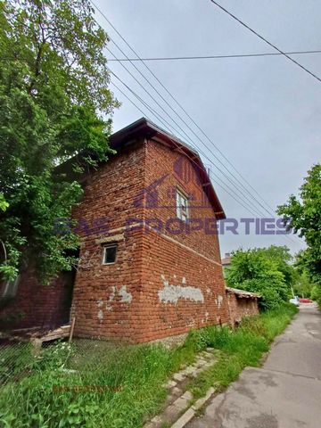 Ref. 011143 Real estate agency BAS Properties offers for sale a two-storey house in the town of BAS Properties. Bozhurishte, Sofia region. Located on an asphalt street, this house offers convenient access and excellent location in one of the rapidly ...