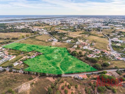 Located in the peaceful town of Quelfes. Just 2 km away from the city of Olhão you will find this plot of 3,64 hectares. The plot is perfect to build your dream home with amazing sea views or to start your own business since it is close to the indust...