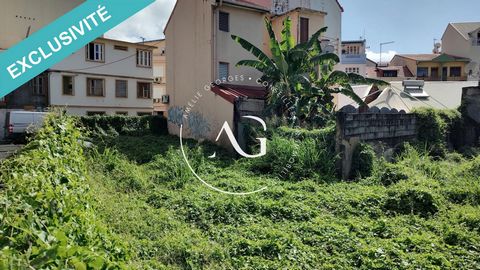 Amélie GEORGES offers you a plot of land of 161 m², located in the UVB2 zone in downtown Fort-de-France. This serviced land is ready for a construction project with a maximum authorized height of 6.5 meters and a footprint of 90%. Ideal for various u...