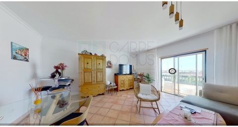 Spacious and modern 1 bedroom flat in Conceição de Tavira in a gated community with swimming pool. The flat is located on the 2nd and last floor without lift, in a building with good maintenance. The property consists of 1 bedroom, bathroom with bath...