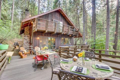 Perched on a knoll among the trees in the quaint Sierra town of Arnold, you'll discover The Sanctuary. Creative decor and artwork along with repurposed antiques lend the home a fun playfulness that makes you feel welcome the moment you walk in the do...