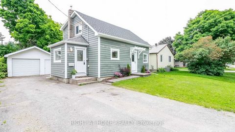 Great value for a 3bedroom home with oversized detached garage! Solid home that is actually 1 3/4 storey, with 3 bedrooms and 1 1/2 washrooms and bright mud room for all the kids' shoes. Large stacked laundry on main floor sharing half bath. Newer ki...
