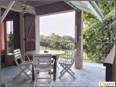 A few minutes from Objat and 20' from Brive, in the pretty town of Voutezac, come and discover this pavilion, on a full basement, with 100 m² of living space. It is located in a quiet area, on a beautiful plot of 2500 m² with trees where you will spe...