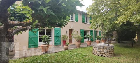 M M IMMOBILIER is pleased to offer you this beautiful 4 bedroom house of 160m² habitable space on a landscaped garden of 1169m² and with 2 garages, located a few kilometers from Quillan and all amenities. GROUND FLOOR : Entrance/hall 14m², separate k...