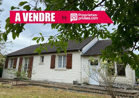 Stéphanie DRONNE vous propose à la vente ce bien situé dans un quartier calme de Parcé sur Sarthe à 5mn de Sablé-sur-Sarthe, proche des commodités, écoles. Maison de plain pied comprenant : entrée, cuisine aménagée et équipée (avec possibilité d'ouve...