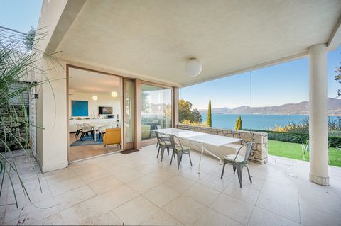 In the first hills of Torri del Benaco, stands this beautiful villa, an authentic architectural masterpiece that captures the attention from the first glance. The distinctive feature of this fascinating residence is the breathtaking view, an unparall...