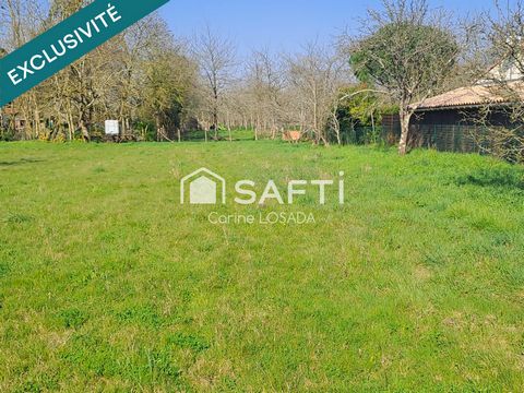 Situé sur la commune de Lavaud, à proximité immédiate de Mareuil sur Lay, à 10 minutes de Luçon et 30 minutes de La Roche-sur-Yon, Carine LOSADA vous propose en exclusivité, un terrain constructible de 1260m² nichée dans un cadre verdoyant et paisibl...