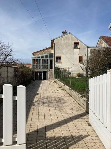 Maison avec dépendance et terrain à Charrey sur seine