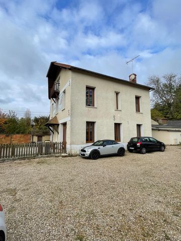 Ensemble immobilier unique à 500 m du musée et jardin Claude Monet
