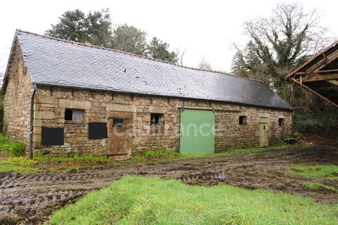 Longère en pierres à rénover LOCRONAN (29) 110 m2 au sol plus terrain de 840 m2 à batir