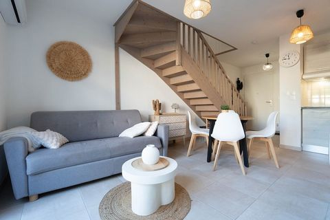 Réf : 532993 Villa LA DUNE Bienvenue à Sérignan ! Vous cherchez un petit coin de paradis pour vos vacances ? Ne cherchez plus, notre villa LA DUNE est faite pour vous ! Avec ses 39m² bien pensés, elle peut accueillir jusqu'à 4 personnes. Entre confor...
