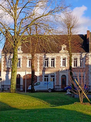 Maison bourgeoise ancienne avec cour et jardin