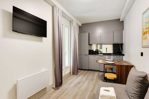 Checkmyguest offers you this charming 34m² apartment in the dynamic La Roquette district, a stone's throw from Place de la Nation. You'll discover two cozy, bright bedrooms, ideal for relaxing after a day of Parisian discoveries. With air conditionin...