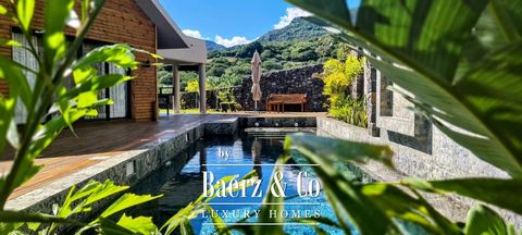 MKV316 NEW VILLA - SEA & MOUNTAIN VIEW - NOBLE MATERIALS - DELIVERY 2025 - FOREIGN ACCESS Natural elegance and exceptional panorama at Rivière Noire In the heart of a verdant estate, this contemporary villa is set in one of the most unspoilt environm...