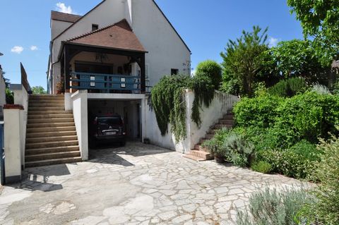 Agglomération Est d'Orléans, grande maison, avec vue imprenable sur une belle nature