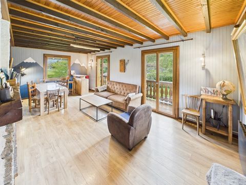 Haute Savoie (74), à vendre LA RIVIERE ENVERSE - Domaine skiable du Grand Massif - Chalet P 5