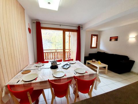 Le Balcon des Airelles is perfectly located in Les Orres 1800 ski resort, a few steps to the skilifts and directly at the bottom of Le Bois Méan skislopes.Apartement are comfy and well equiped. Each apartement comes with a skilocker. After a day skii...
