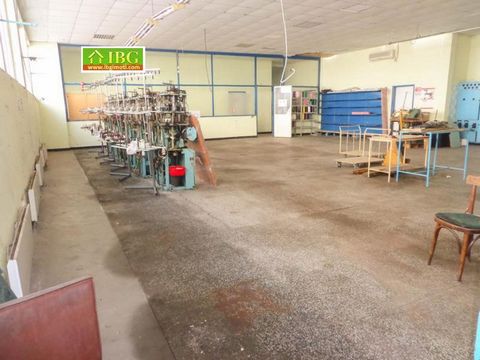 A large industrial room in ruse IGB Properties sells an industrial premises with a total area of 550 sq.m. distributed in a large hall, offices, warehouses, service rooms, recreation rooms, toilet, dressing room and basement with an area of 66 sq.m. ...