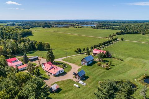 Such a beautiful drive up the laneway to this delightful country estate. .A perfect place for family and friends to gather. With high speed fibre internet this is the place to work from home. This amazing 271 acres offers a true lifestyle opportunity...