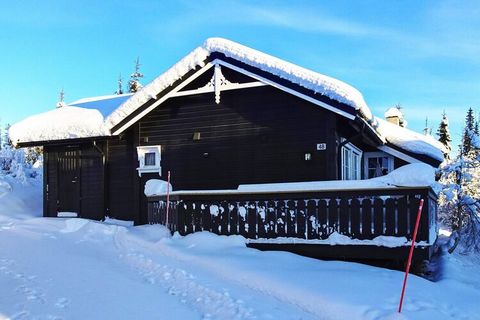 Great and practical cabin in the cabin area Fjellandsbyen at Skeikampen with room for 10 guests. Sauna, two bathrooms. Close to alpine resorts. On the ground floor, there is a hallway with tiled floor and a wardrobe. Bathroom with toilet, shower and ...