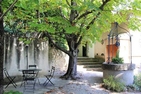 Lovely and comfortable holiday home. An ideal location for trips in the Provence. The house is situated a little beyond the village in a large, shared garden area of about 800 square metres. You have access to a bright terrace in the garden, where yo...