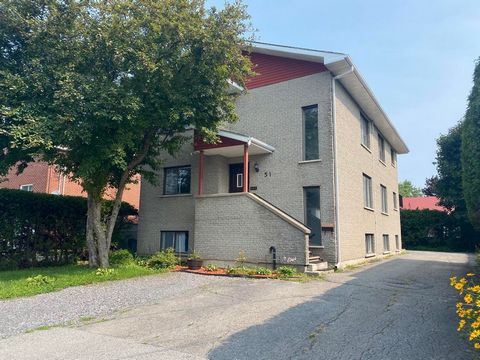 LOCATION ! LOCATION ! LOCATION ! this amazing triplex in the heart of vaudreuil minutes walk to cité des jeunes school and less than 5 minutes away from public transportation and shops. Great opportunity for investors . Please contact listing agent f...