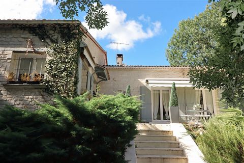 Charente-Maritime, south Royan in the Meursac area, charming renovated stone house with an area of approximately one hundred and ninety square meters. you enter this 'charentaise' house through a beautiful entrance opening onto a fitted and equipped ...
