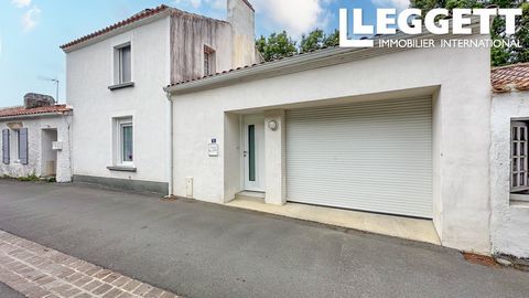 A23581SPM85 - I'm offering two properties in the center of Bouin, an ideally located commune close to all amenities. The main property of 63m2 comprises: First floor: 9.15m2 fitted kitchen opening onto 24m2 dining room with pellet fireplace. First fl...