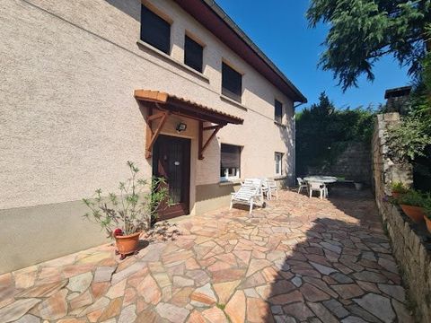 Between Lyon and ST ETIENNE, Come and discover this house, quiet area but close to motorway access between Lyon and Saint-Etienne comprising on the ground floor: Large entrance hall distributing kitchen on terrace, huge living room with fireplace, to...
