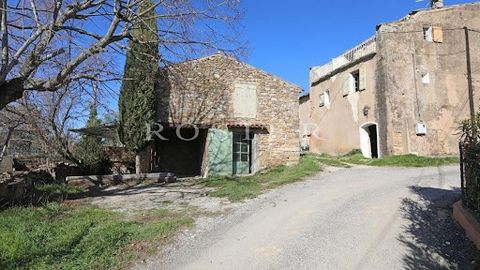 Maison de hameau à vendre avec jolie dépendance, située à proximité du village de Pourrières. Pourrières est une petite commune située à la limite entre les Bouches-du-Rhône et le Var, à l'est de la célèbre montagne Sainte-Victoire, si chère à Cézann...
