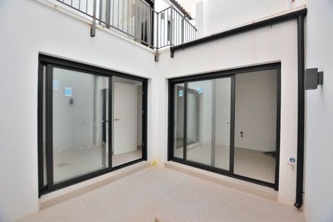Brand new house with patio and garage in CENTRO de Ronda. Newly built, this property is waiting for you. All you have to do is put the kitchen that you like, and furnish it in your style. The property, located in one of the best areas of the city cen...